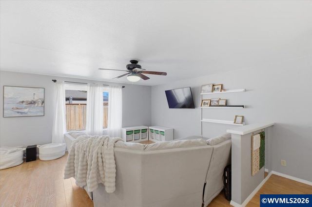 1017 Eastwind Ct N, Keizer, OR 97303