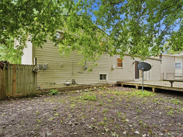 1757 Dover Court, Ypsilanti, MI 48198