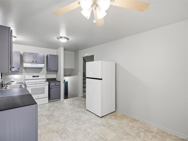 1757 Dover Court, Ypsilanti, MI 48198