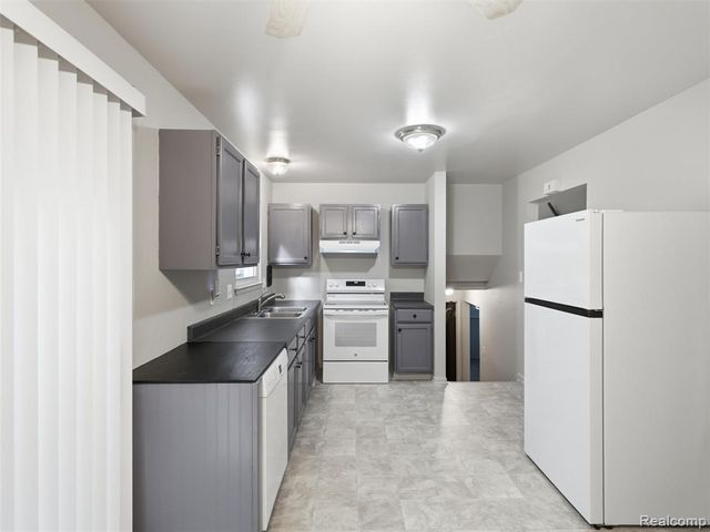 1757 Dover Court, Ypsilanti, MI 48198