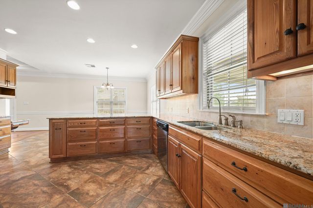 38251 Charleston Rd, Prairieville, LA 70769