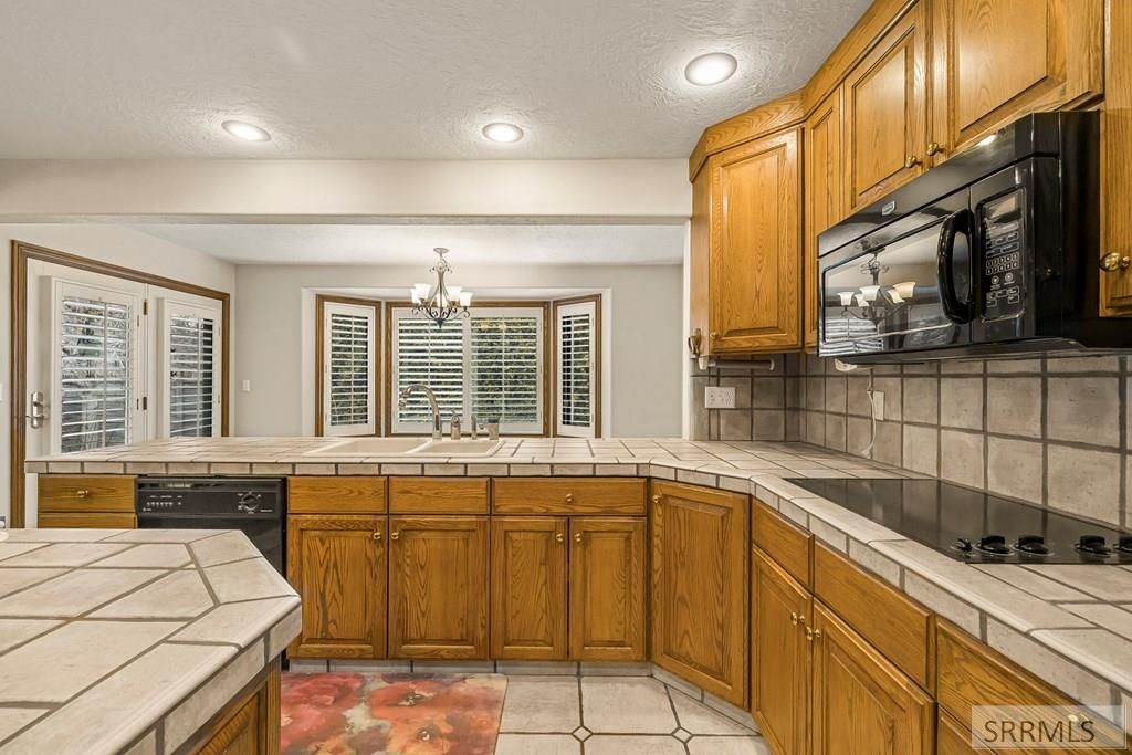 Image 10 of property listing at 3453 Sun Circle, Idaho Falls, ID 83404