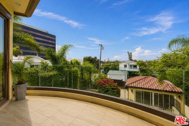 1126 Yale Street, Santa Monica, CA 90403