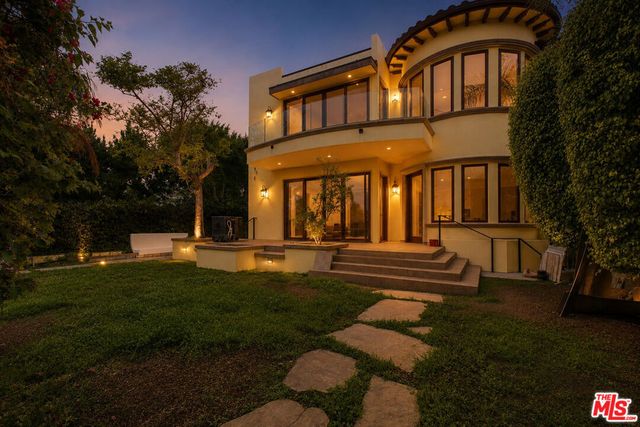 1126 Yale Street, Santa Monica, CA 90403