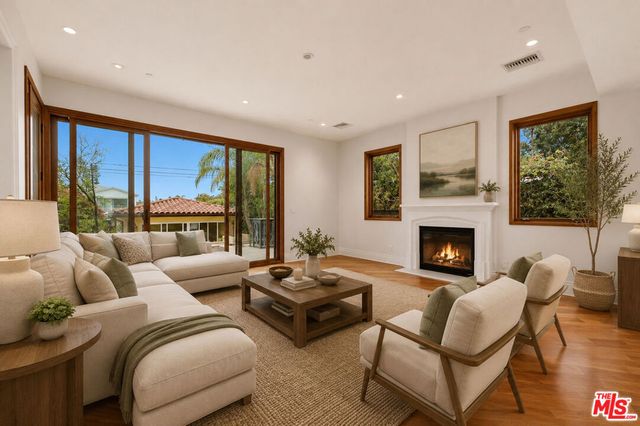 1126 Yale Street, Santa Monica, CA 90403