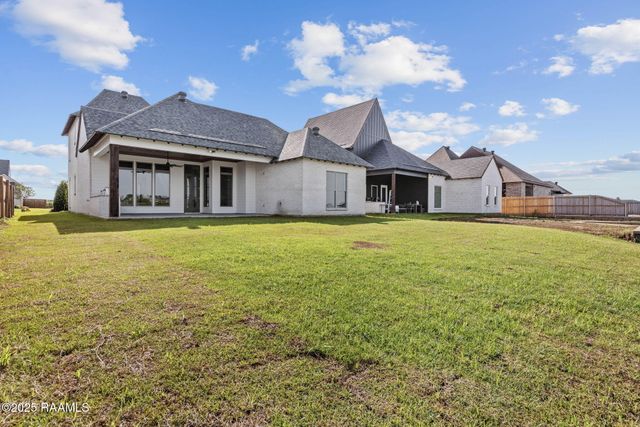 309 Last Quarter Drive, Youngsville, LA 70592