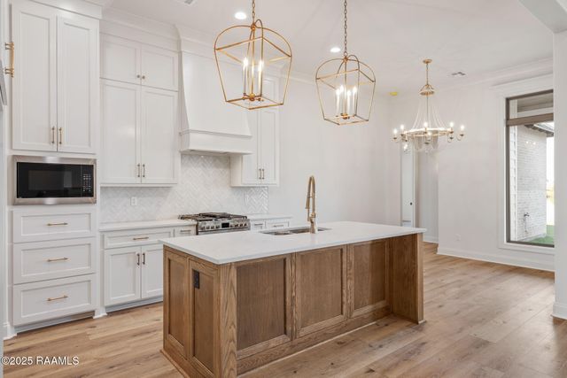 309 Last Quarter Drive, Youngsville, LA 70592