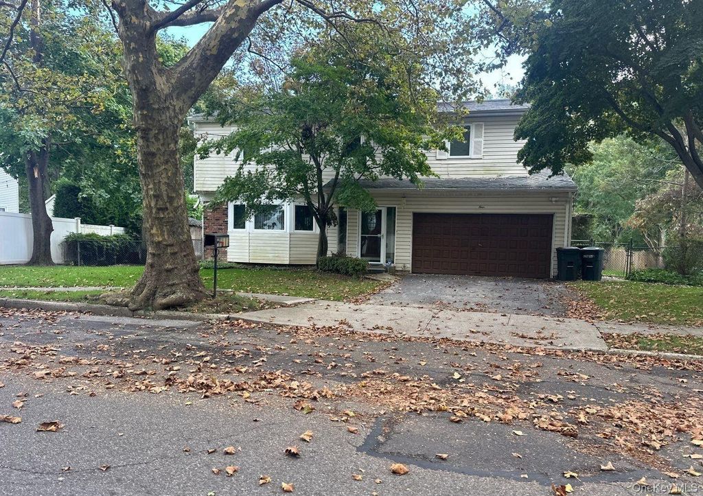 4 Shire Court, Greenlawn, NY 11740 — photo 3