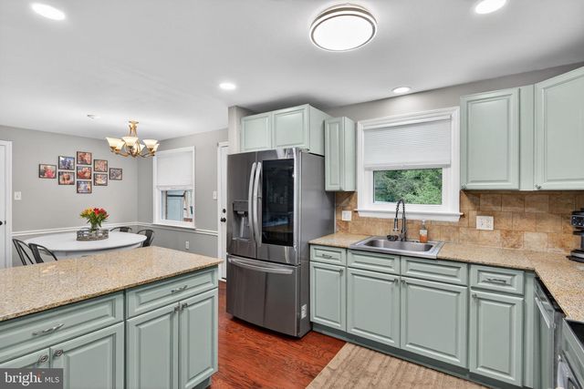 825 DARBY LN, Lancaster, PA 17601