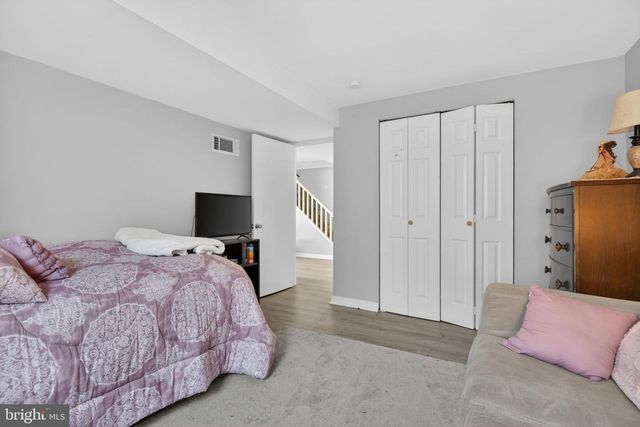 825 DARBY LN, Lancaster, PA 17601