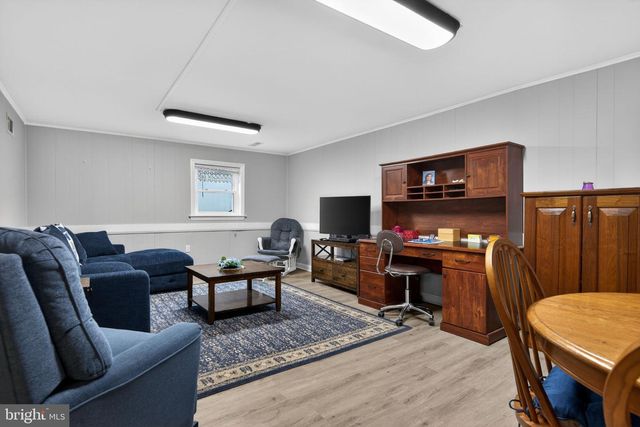 825 DARBY LN, Lancaster, PA 17601