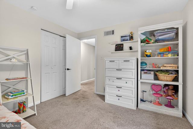 825 DARBY LN, Lancaster, PA 17601