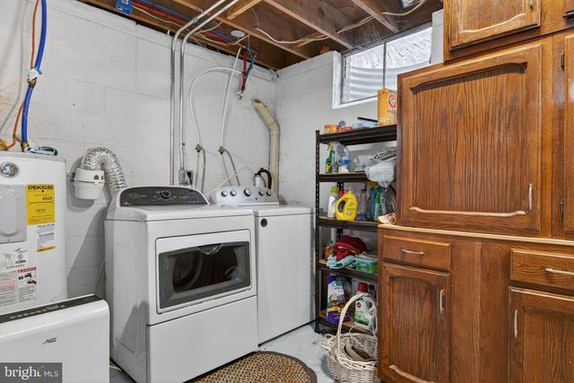 825 DARBY LN, Lancaster, PA 17601