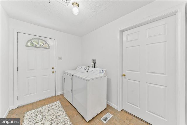 929 CRYSTLE RD, Aston, PA 19014