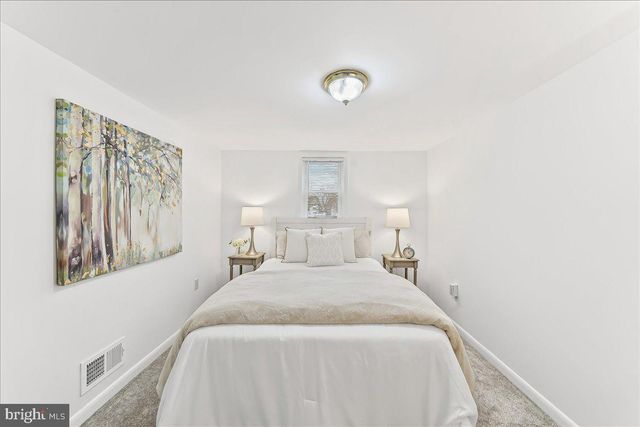 929 CRYSTLE RD, Aston, PA 19014