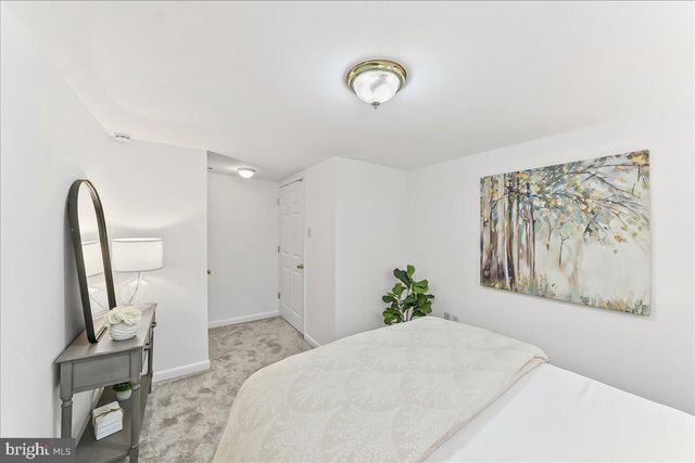 929 CRYSTLE RD, Aston, PA 19014