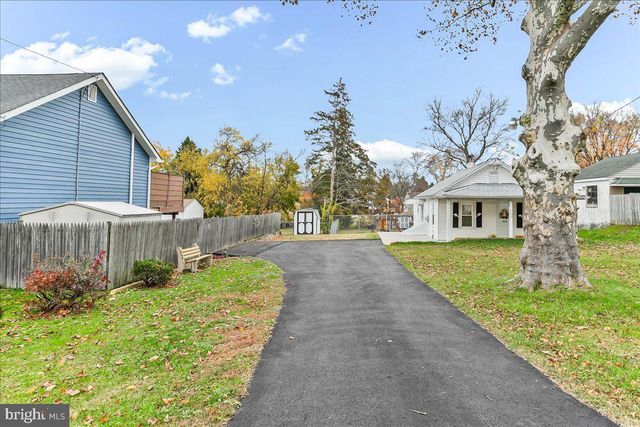 929 CRYSTLE RD, Aston, PA 19014