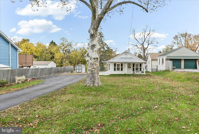 929 CRYSTLE RD, Aston, PA 19014