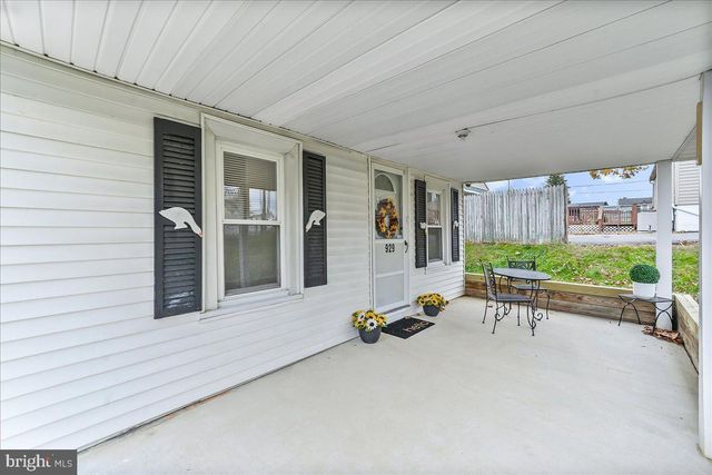 929 CRYSTLE RD, Aston, PA 19014