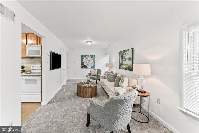 929 CRYSTLE RD, Aston, PA 19014