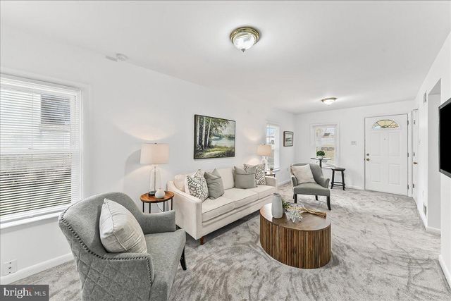 929 CRYSTLE RD, Aston, PA 19014