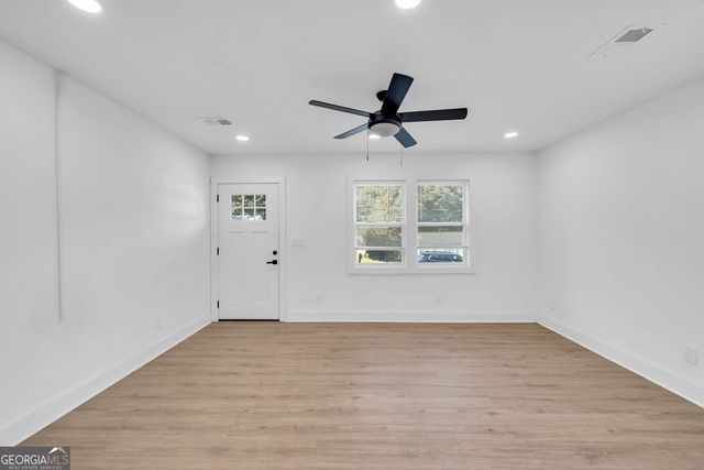 2484 Calvin Avenue, East Point, GA 30344