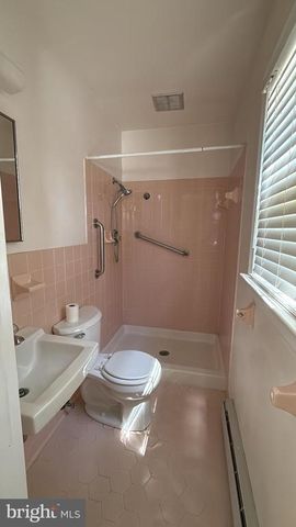 521 LAUREL AVE, Fredericksburg, VA 22408