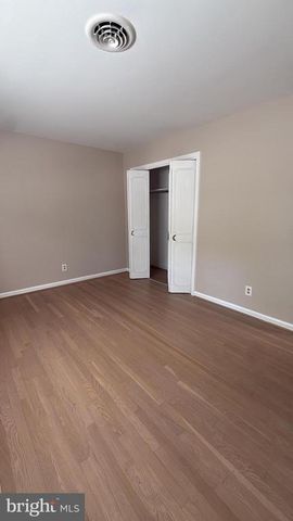 521 LAUREL AVE, Fredericksburg, VA 22408
