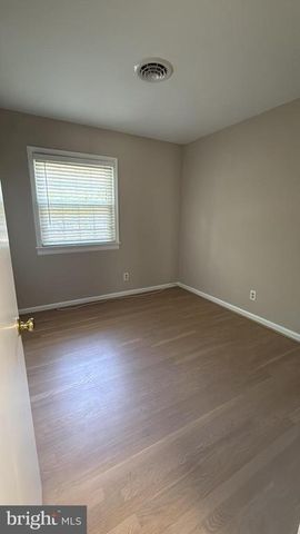 521 LAUREL AVE, Fredericksburg, VA 22408
