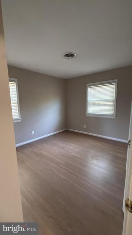 521 LAUREL AVE, Fredericksburg, VA 22408