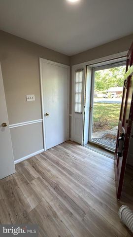 521 LAUREL AVE, Fredericksburg, VA 22408