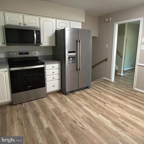 521 LAUREL AVE, Fredericksburg, VA 22408