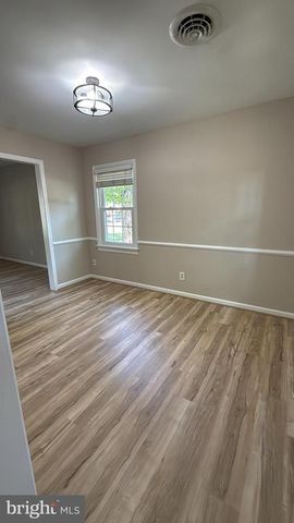 521 LAUREL AVE, Fredericksburg, VA 22408