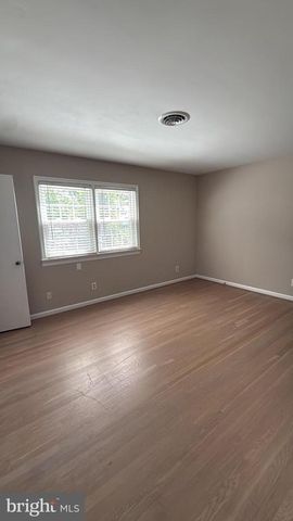 521 LAUREL AVE, Fredericksburg, VA 22408