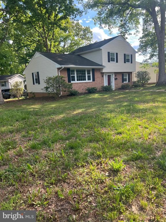521 LAUREL AVE, Fredericksburg, VA 22408