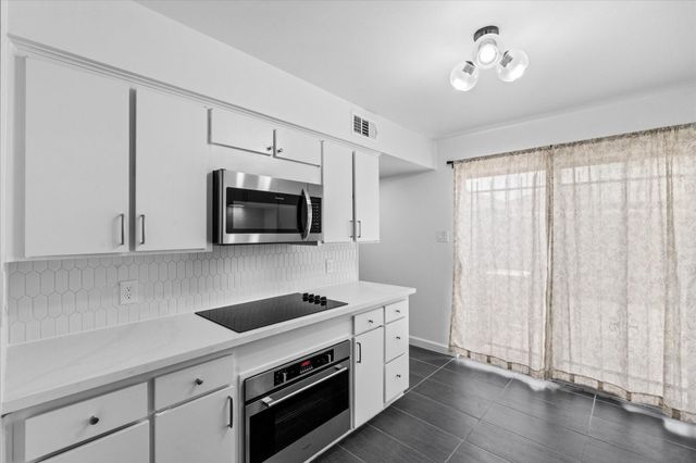 6697 De Moss Drive 697, Houston, TX 77074