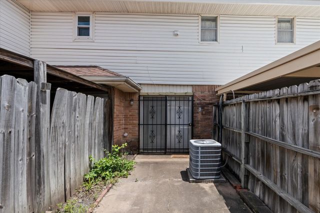 6697 De Moss Drive 697, Houston, TX 77074