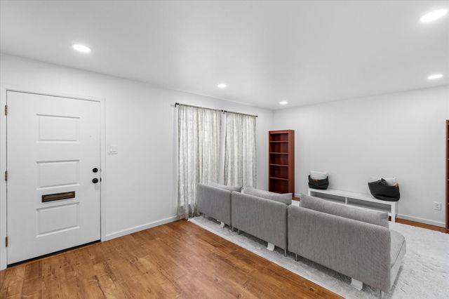 6697 De Moss Drive 697, Houston, TX 77074