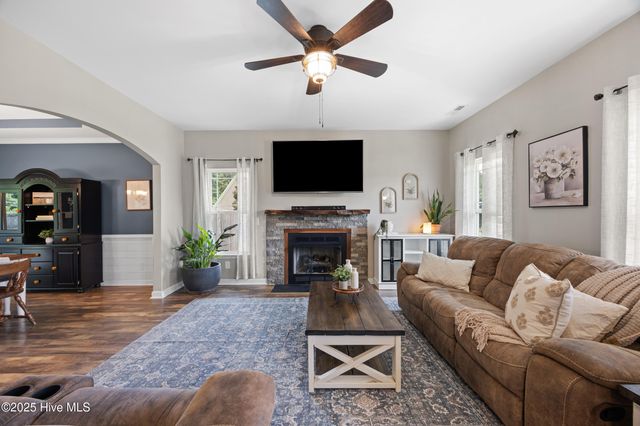 145 Laredo Drive, Jacksonville, NC 28540