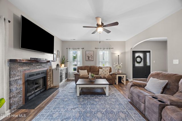 145 Laredo Drive, Jacksonville, NC 28540