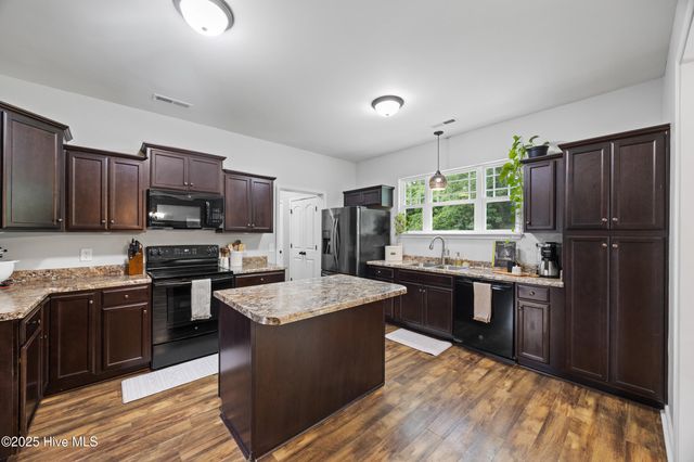 145 Laredo Drive, Jacksonville, NC 28540