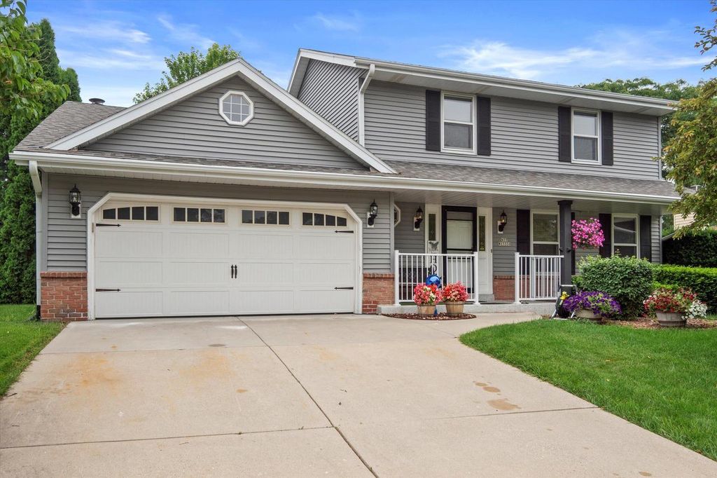 N77W15330 Crossway DRIVE, Menomonee Falls, WI 53051