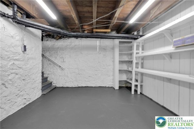 327 North 10th Street, Easton, PA 18042