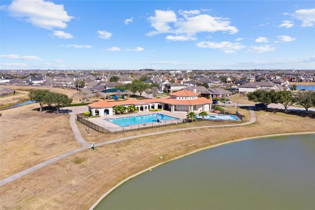 30 Supiro Drive, Manvel, TX 77578