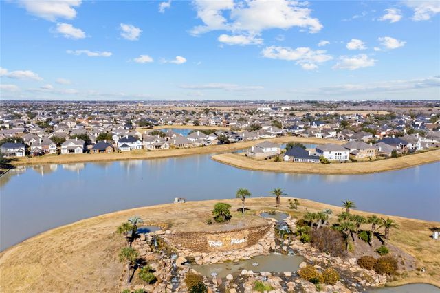 30 Supiro Drive, Manvel, TX 77578