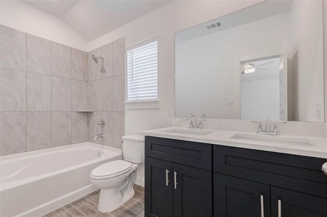 1038 Elsinore Drive, Rosharon, TX 77583