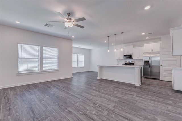 1038 Elsinore Drive, Rosharon, TX 77583