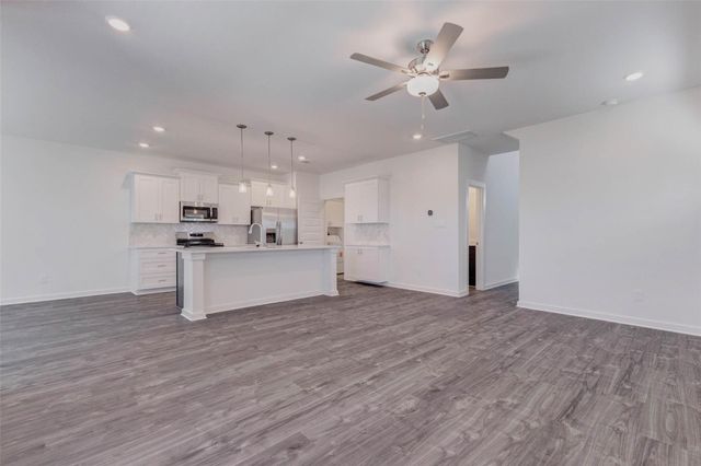 1038 Elsinore Drive, Rosharon, TX 77583