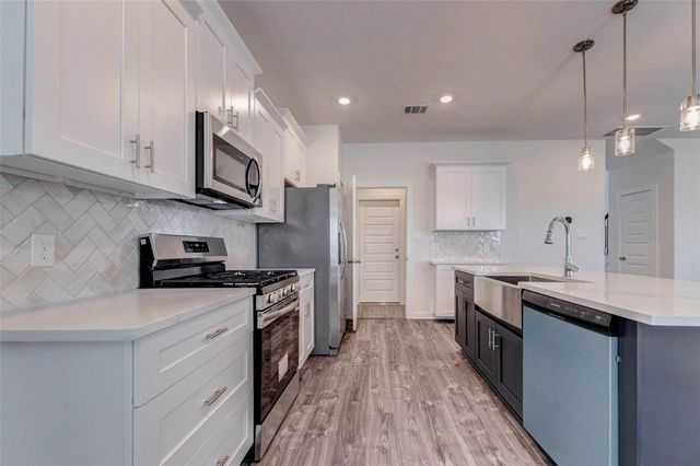 1038 Elsinore Drive, Rosharon, TX 77583