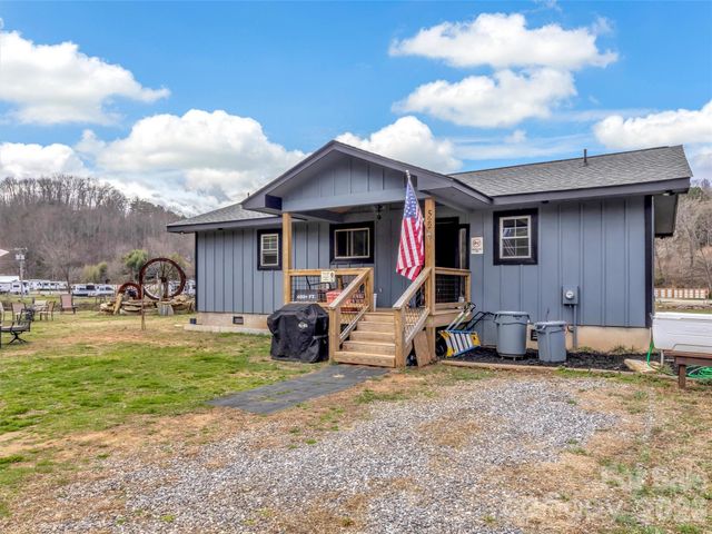 522 N River Road, Sylva, NC 28779